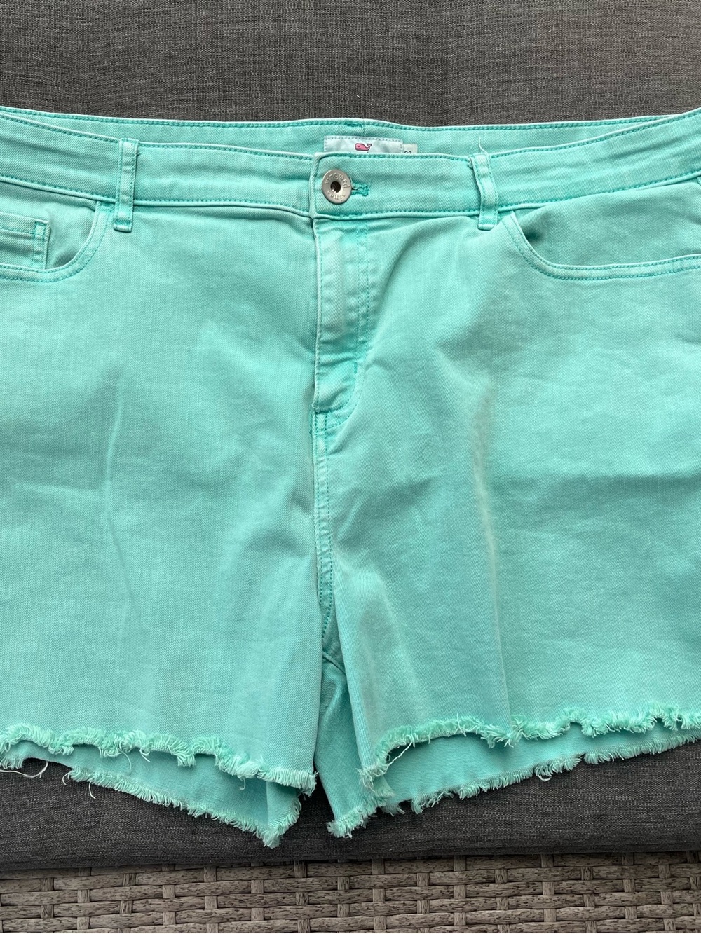 Vineyard Vines frayed hem denim shorts